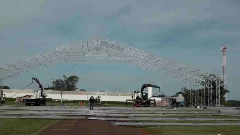 Montagem de estruturas para Show Rural 2026 iniciam no Parque Tecnológico