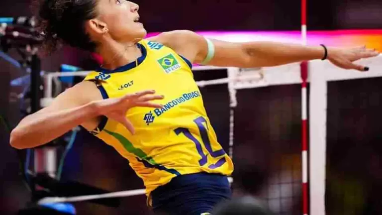 Gabi Guimarães é segunda melhor jogadora de vôlei do mundo em 2025