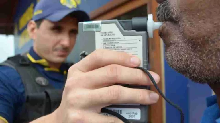 PRF reforça fiscalização contra embriaguez ao volante durante a Operação Ano Novo