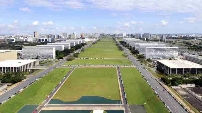 Reajuste de servidores federais deve impactar orçamento em R$ 25,4 bilhões em 2026