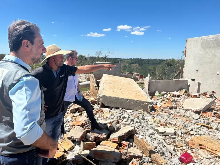 Itaipu reforça apoio a Rio Bonito do Iguaçu após tornado