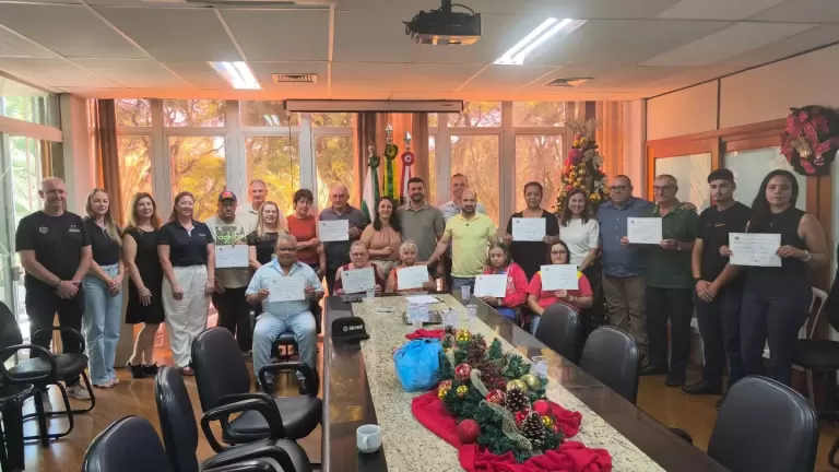 Prefeitura realiza solenidade de entrega da Certidão de Regularização Fundiária da Vila Martins