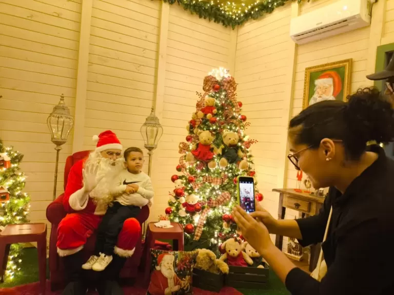 Casinha do Papai Noel recebe visitas até 21 de dezembro em Marechal Rondon
