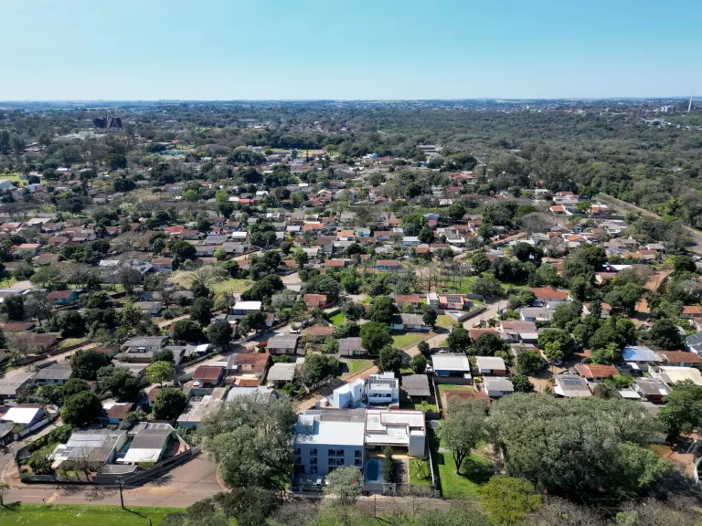 Itaipu realiza maior leilão de imóveis da Vila A, com 71 unidades à venda