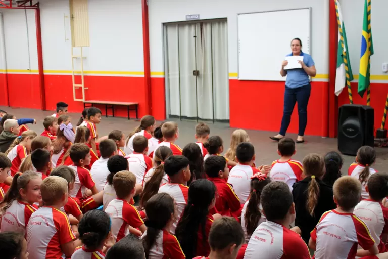 Estudantes com melhores resultados em simulados são premiados em Mercedes