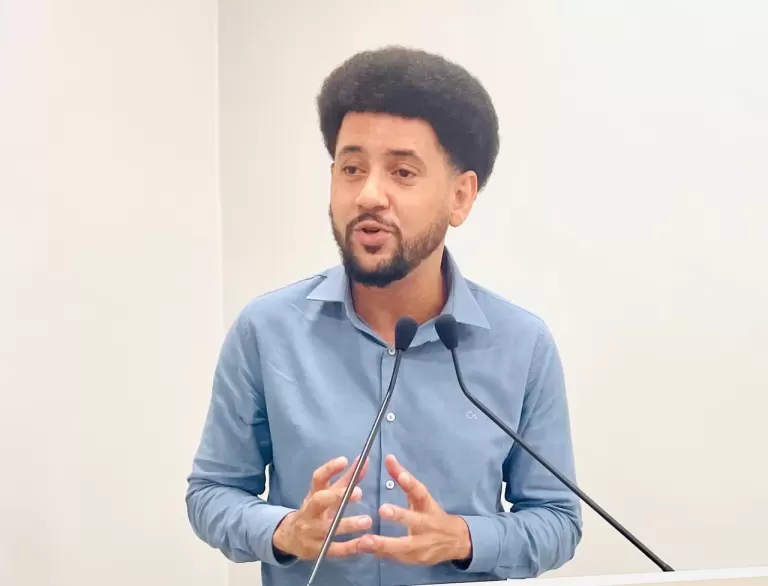 Fernando Nègre requer informações sobre obra de revitalização de campo de futebol no Jardim Alvorada