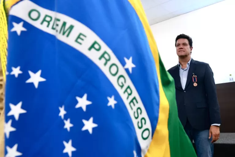 Guto Silva é homenageado pelo Corpo de Bombeiros por atuação em Rio Bonito do Iguaçu