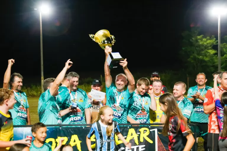 Gruta/Rio do Sul conquista título Veterano da Copa Solar de Futebol Suíço