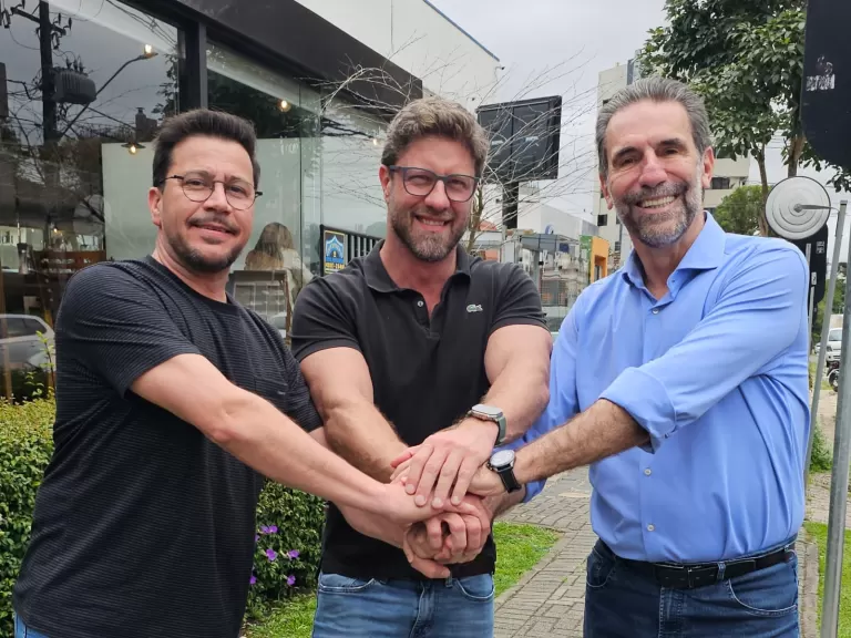 PT-PR fecha apoio a Requião Filho para governo e Enio Verri para o Senado