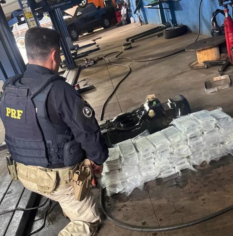 PRF apreende mais de 50 quilos de cocaína escondidas em tanque de combustível em Palotina