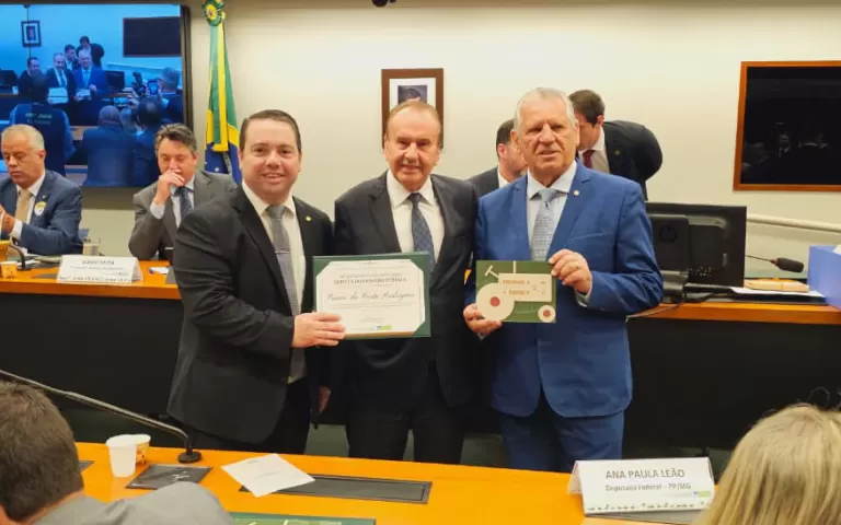 Lar recebe Prêmio Mérito Agropecuário Deputado Homero Pereira em Brasília