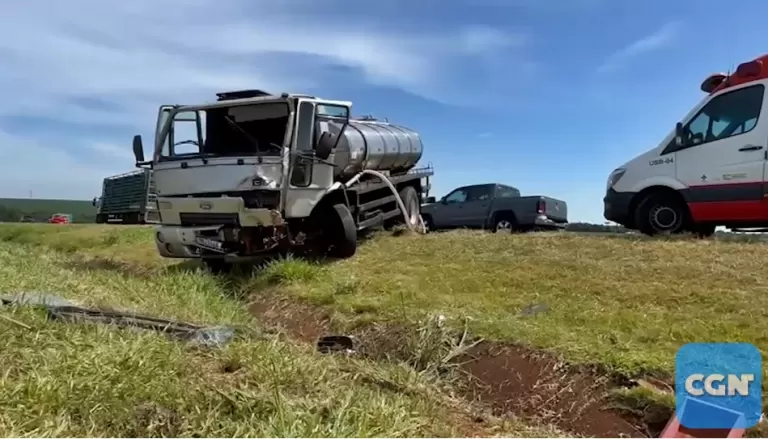 Jovem é ejetada de caminhão de leite em acidente na BR-163 em Cascavel