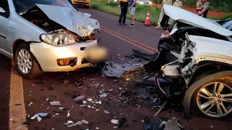 Três pessoas ficam feridas em acidente na PR-491 em Marechal Rondon