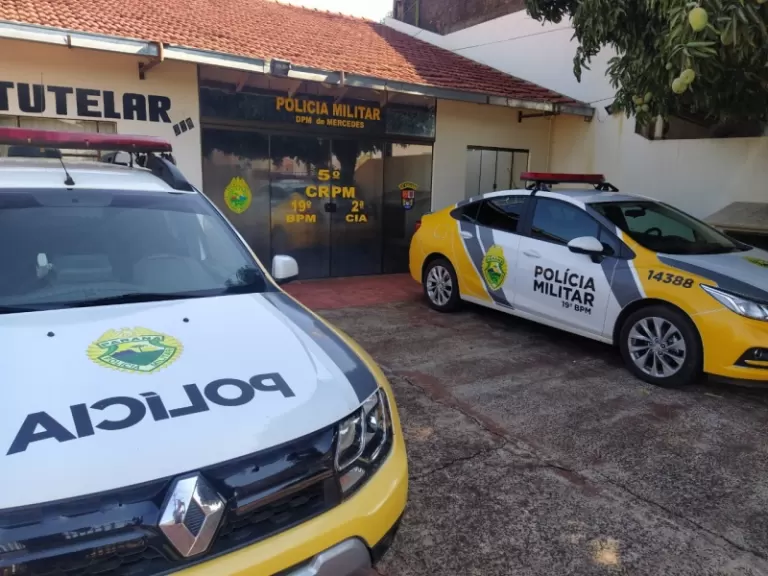 Homens são detidos em Mercedes acusados de furto de madeira
