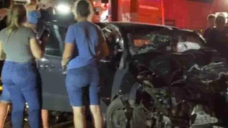 Colisão frontal deixa um morto e três feridos na PR-182