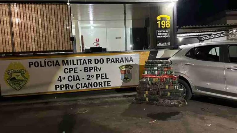 Dupla abandona carro com mais de 200 quilos de maconha na PR-323 em Cianorte