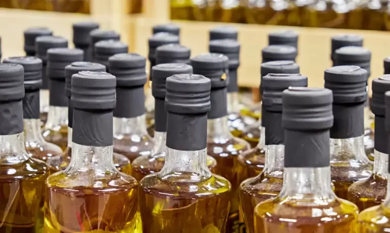 Anvisa proíbe venda de azeite e suspende doce de leite e sal grosso