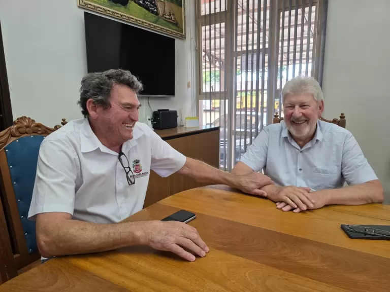 Após período de férias, prefeito Lari Hitz reassume a Prefeitura de Nova Santa Rosa