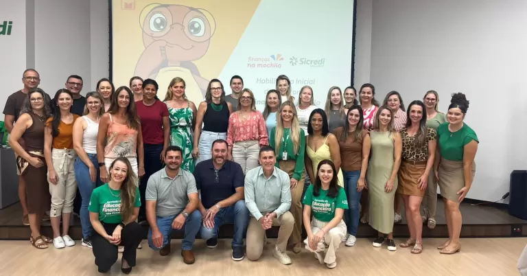 Prefeitura rondonense e Sicredi firmam parceria para a execução do projeto Finanças na Mochila