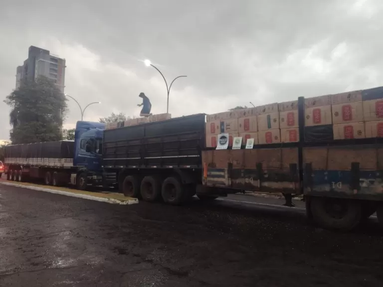 Apreensão de mais de R$ 2 milhões em cigarros leva à prisão de irmãos na BR-277