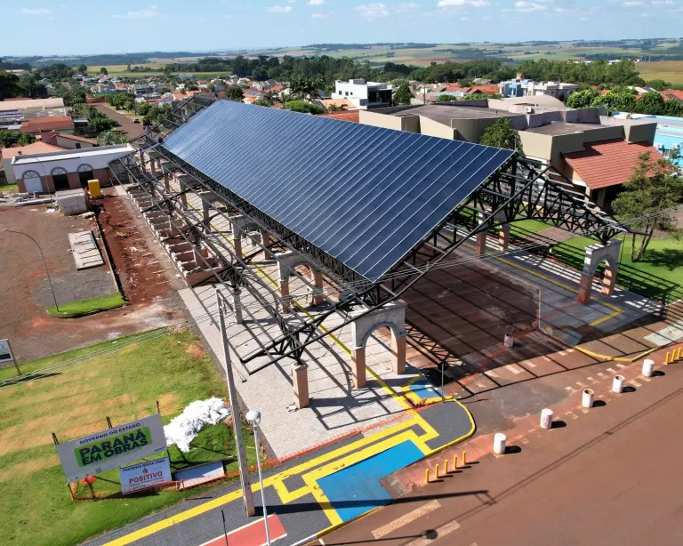 Com mais de 70% da obra concluída, Rua Coberta de Mercedes avança para fase final