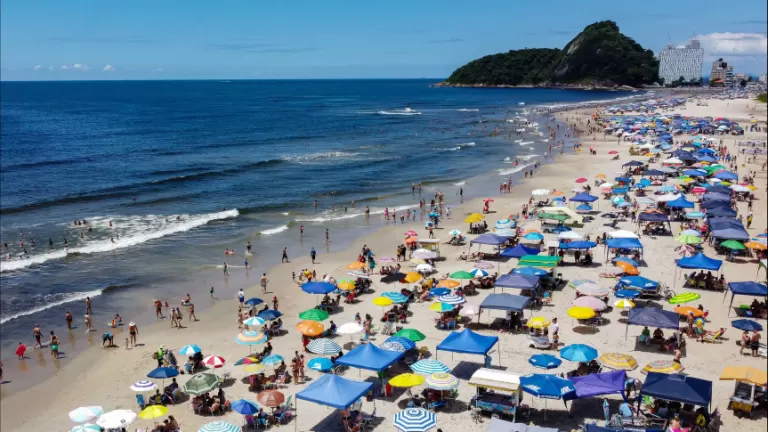 Leis aprovadas na Assembleia garantem proteção e segurança aos veranistas no Paraná
