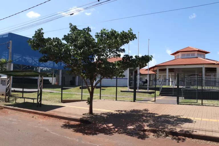 Iniciadas as matrículas para a Escola Municipal Idalina Joanna Vianna Guzzoni no bairro Boa Vista