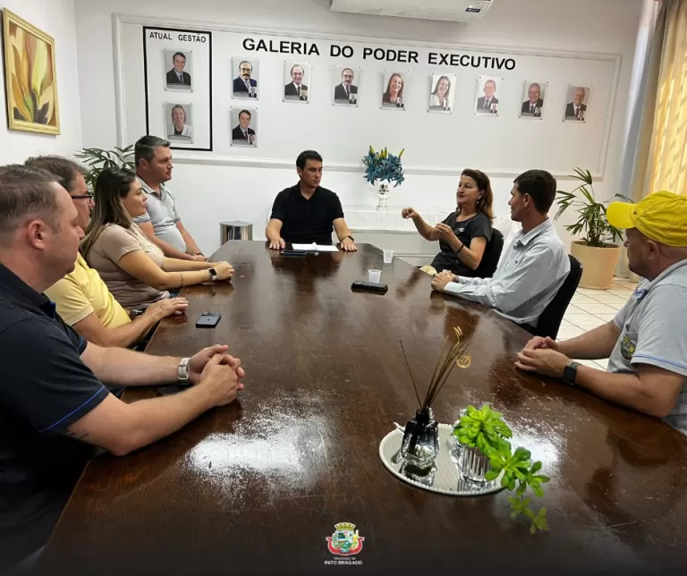 Prefeito John Nodari recebe representantes da Frivatti
