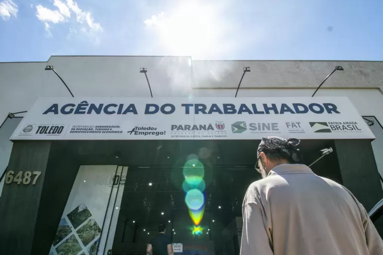 Agência do Trabalhador de Toledo atende quase 1.400 pessoas na primeira semana de 2026