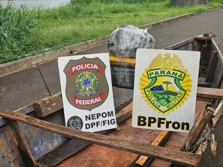 Embarcação com drogas e munições é apreendida em Foz do Iguaçu