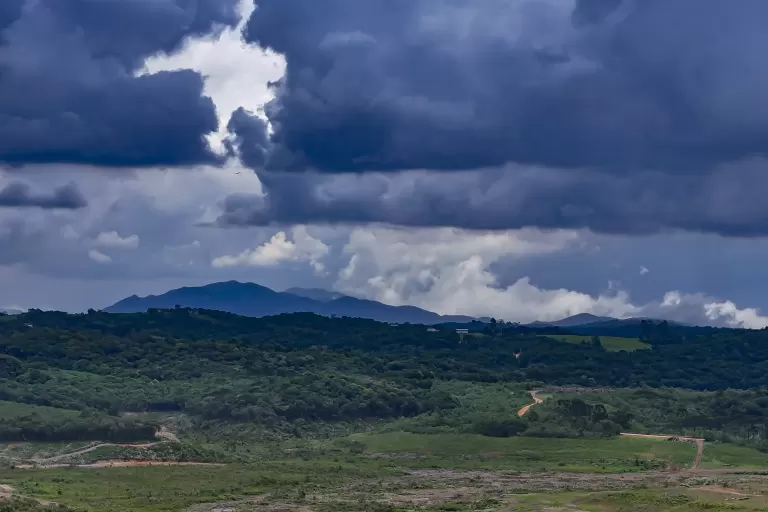Ciclone extratropical não atinge o Paraná, mas trará chuva neste fim de semana, prevê Simepar