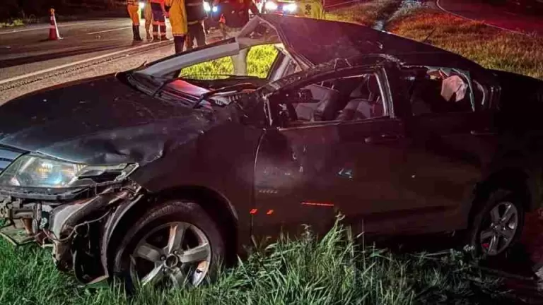 Capotamento na BR-163 deixa um homem morto e uma mulher ferida