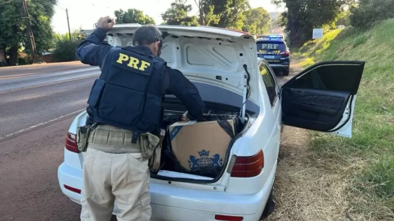 PRF apreende carga de cigarros contrabandeados que seria levada para Toledo