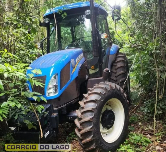 Trator furtado em São Miguel do Iguaçu é localizado em São José das Palmeiras e recuperado a partir de rastreamento