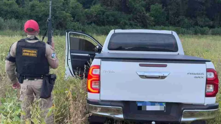 Polícia Militar Rodoviária recupera camionete roubada em perseguição na PR-364