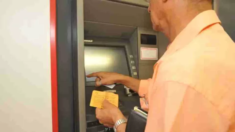 Agências bancárias reabrem nesta quarta-feira a partir do meio-dia