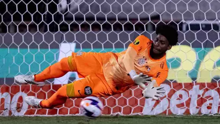 Corinthians vence Portuguesa nos pênaltis e avança às semifinais do Paulistão