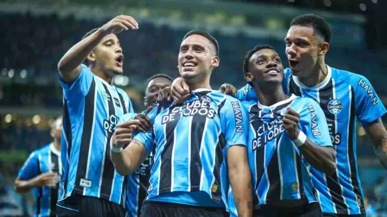 Grêmio vence o Atlético-MG por 2 a 1 na Arena