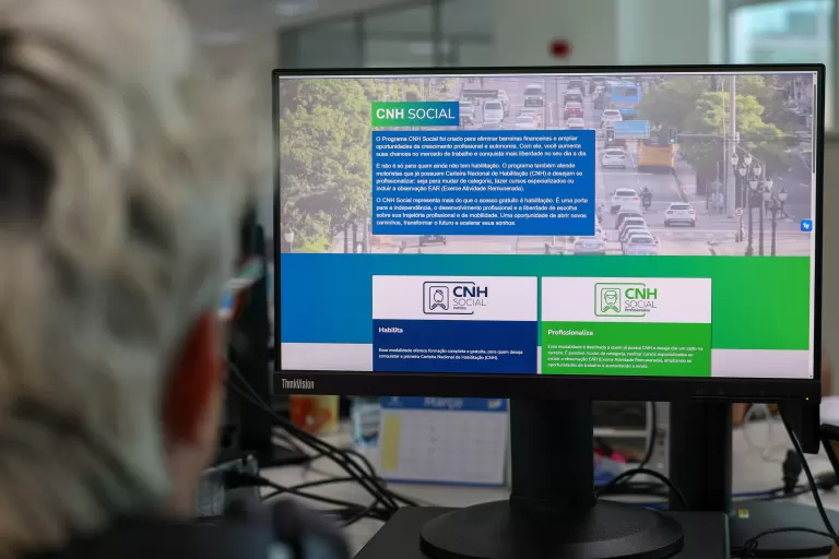 Não há cobrança: Detran-PR alerta sobre golpe com uso do programa CNH Social