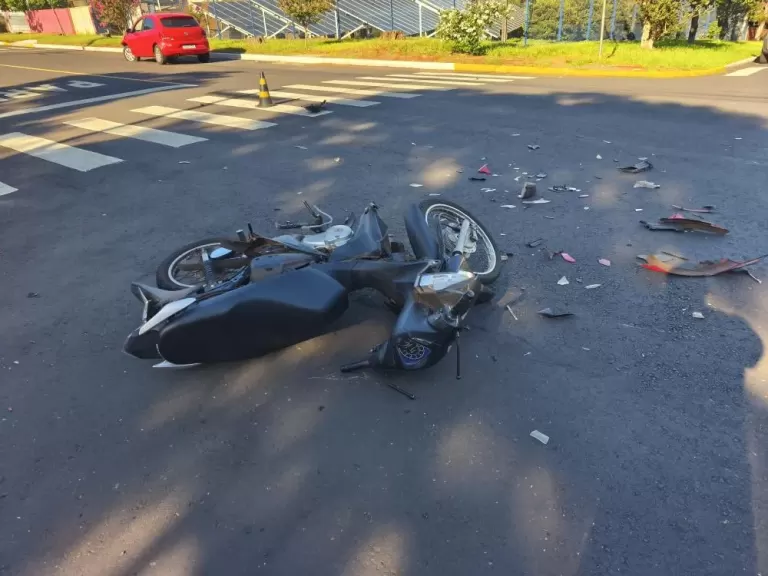 Motociclista fica ferida após colisão com automóvel em Marechal Rondon