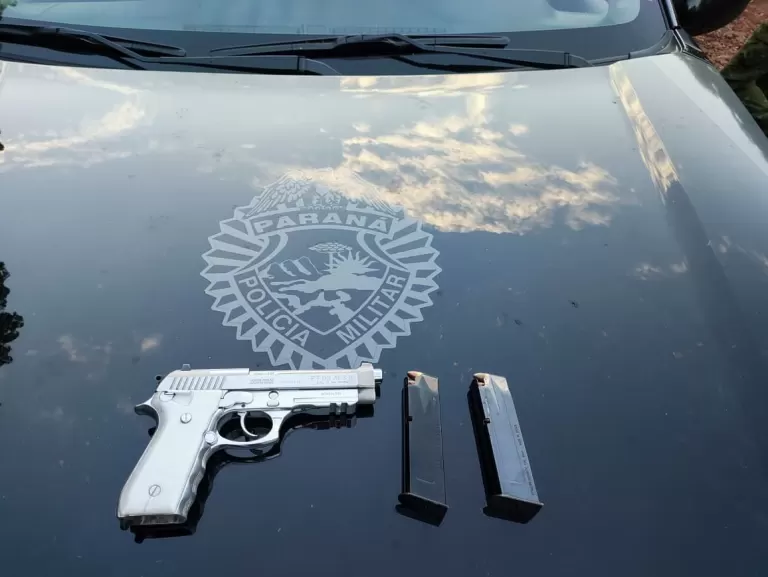 Quase 900 quilos de maconha e arsenal são localizados em depósito de cereais em Quatro Pontes