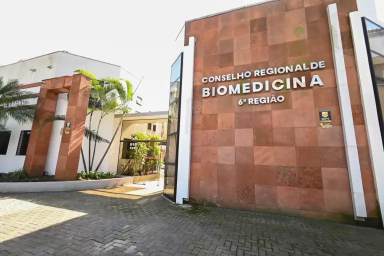 Conselho Regional de Biomedicina do Paraná abre concurso com salários de até R$ 5 mil