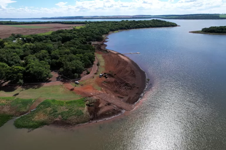 Prefeitura aproveita baixa do Lago de Itaipu para promover melhorias no Guaçu