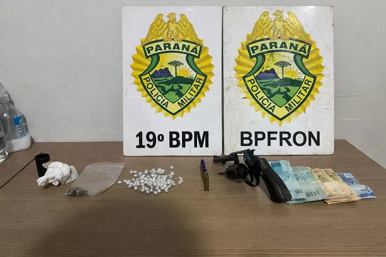 Polícia desmantela ponto de tráfico e apreende drogas e arma em Marechal Rondon