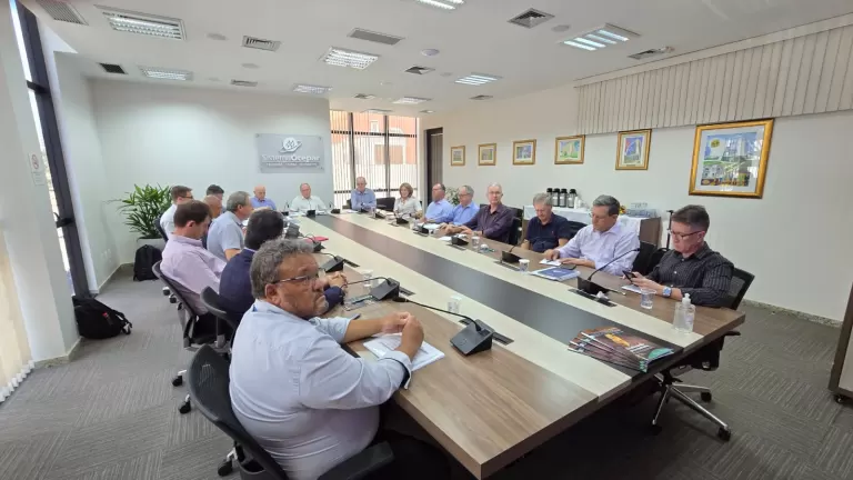 Diretor-presidente da Copagril participa de reunião estratégica do Sistema Ocepar e reforça protagonismo do cooperativismo paranaense