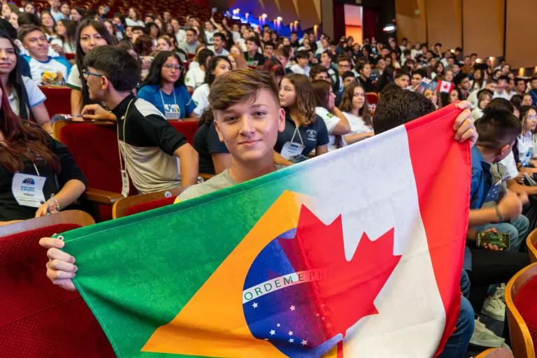 Ganhando o Mundo abre as inscrições de estudantes da rede para a edição 2027