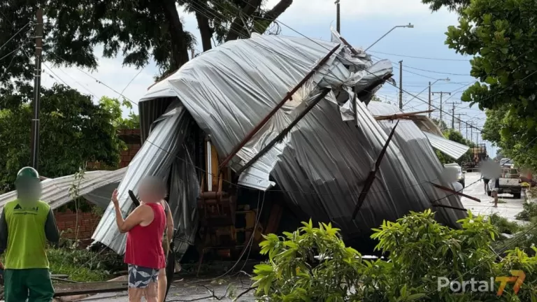 Temporal causa danos em residências e deixa parte de Maripá sem energia