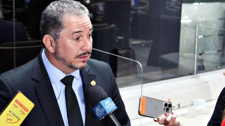 Lei de autoria do deputado Gilson de Souza valoriza o cuidador da pessoa idosa no Paraná