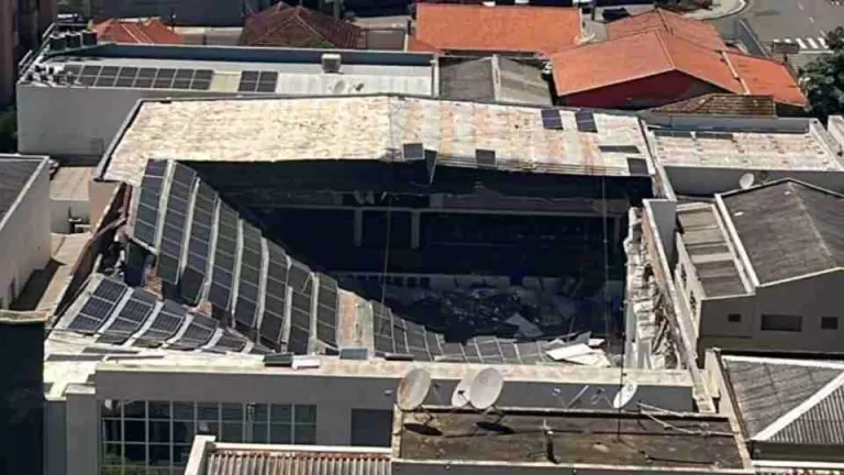 Telhado do Templo Central da Assembleia de Deus em Londrina desaba