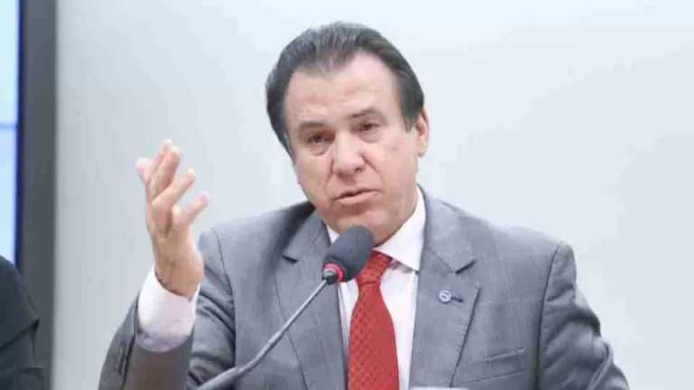 Debate sobre o fim da escala 6×1 começa na CCJ da Câmara
